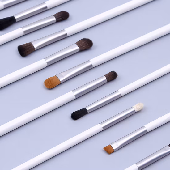 Pincéis de maquiagem de cabelo sintético de marca própria Beautichen 12 peças conjunto de pincéis de maquiagem para base em pó rosa blush
